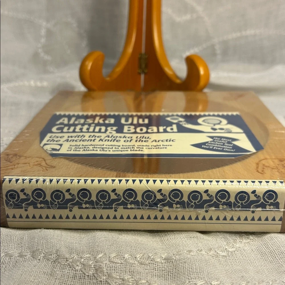 NWT Alaska Ulu cutting board 1998 vintage made in Alaska, USA
